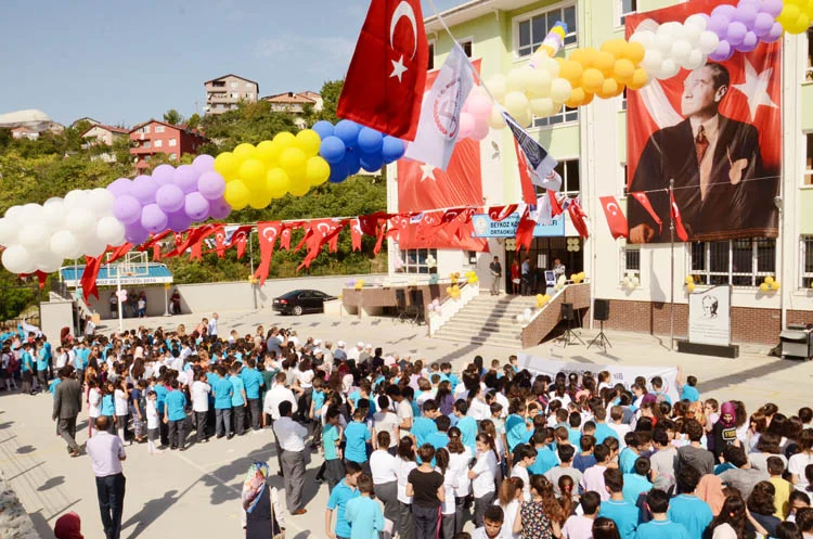 Beykoz’da ilk dersi Kaymakam Ahmet Katırcı verdi 7 2016 2017 egitim ogretim 12 hq8Dm