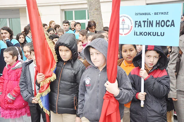 23 nisan beyk JQf44LEMDT