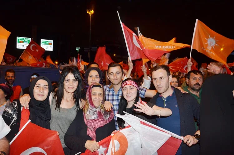 Beykoz halkı Başkanlık zaferini böyle kutladı 3 24 haziran kutlama 11 1o0ffs4V8a