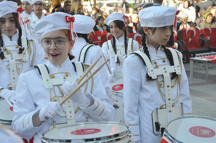 Beykoz’da Cumhuriyet Bayramı coşkusu sürüyor 2 29 ekim coskusu suruyor 8 pIEDR8lumn