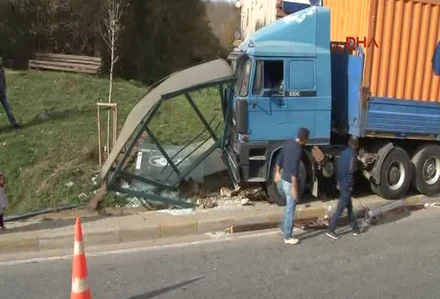 Beykoz Elmalı'da yine facia, yine kaza 1 QwbXQ8eDEL