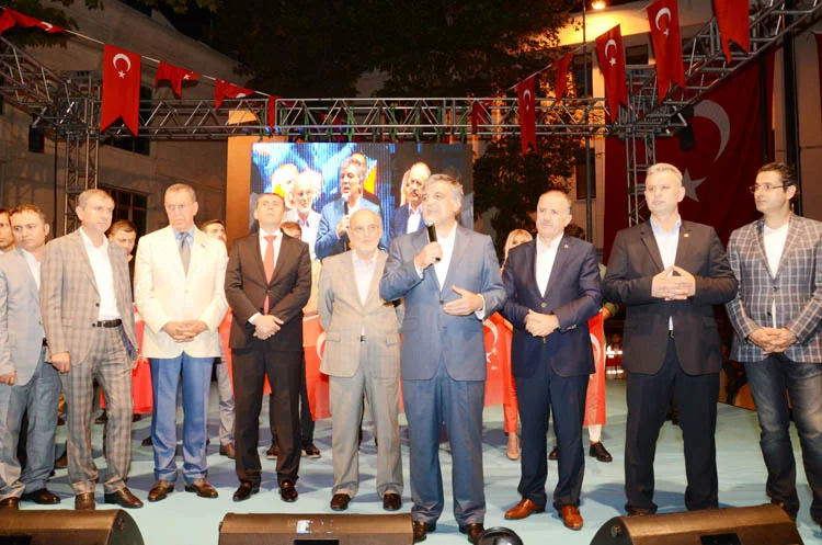 Beykoz'daki nöbete bir Cumhurbaşkanı geldi 5 abdullah gul beykoz 30 temmuz 2016 16 sNZ3EgqIqH