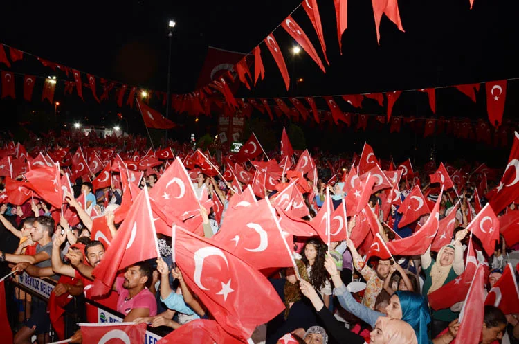 Beykoz'daki nöbete bir Cumhurbaşkanı geldi 1 abdullah gul beykoz 30 temmuz 2016 1 623IWhm8Ei