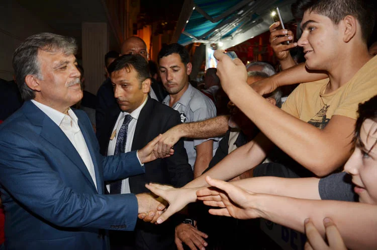 Beykoz'daki nöbete bir Cumhurbaşkanı geldi 2 abdullah gul beykoz 30 temmuz 2016 22 tw2P61 m