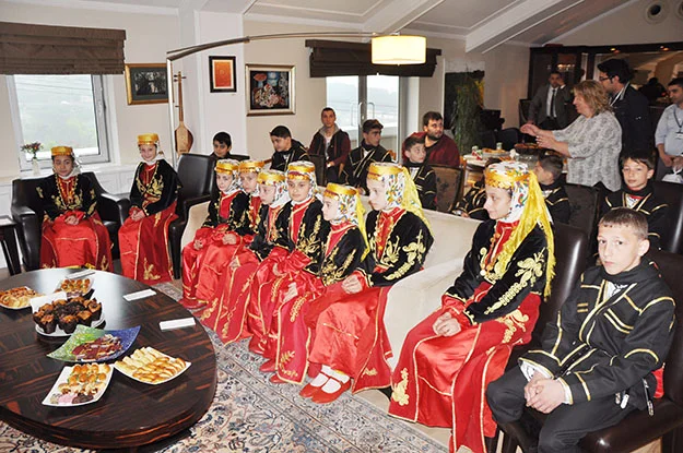 Artvinli öğrenciler, Beykoz’da İsmet Acar'ı ziyaret etti 1 acar borck kuphEWtSqa