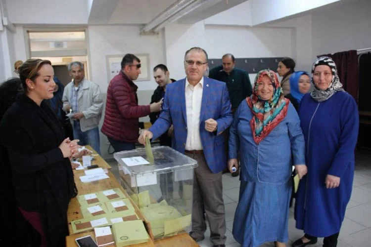 Beykoz’da sükünet içinde bir referandum bitti... 1 ahmet katirci z9zgu9lheq