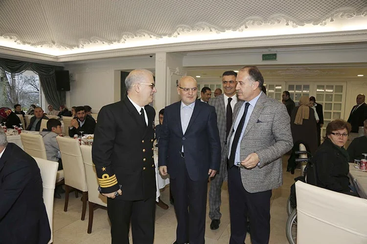 Beykoz’da şehit aileleri için sofra kuruldu 2