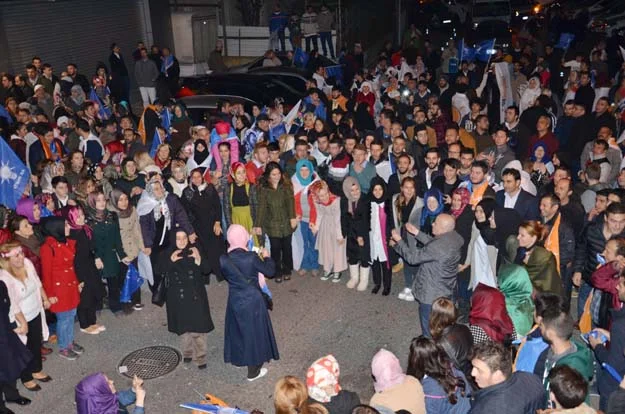 AK Parti Beykoz Teşkilatı zaferi böyle kutladı 4 ak kutlama se 0 8sM9PWqG