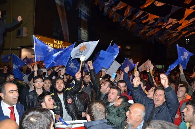 AK Parti Beykoz Teşkilatı zaferi böyle kutladı 2 ak kutlama sec XYGay8rkCh