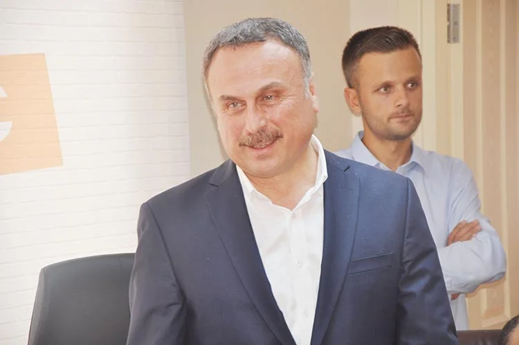 AK Partili Vekiller, gündemi Beykoz’da değerlendirdi 5 ak parti bayr n3UGjj7HII