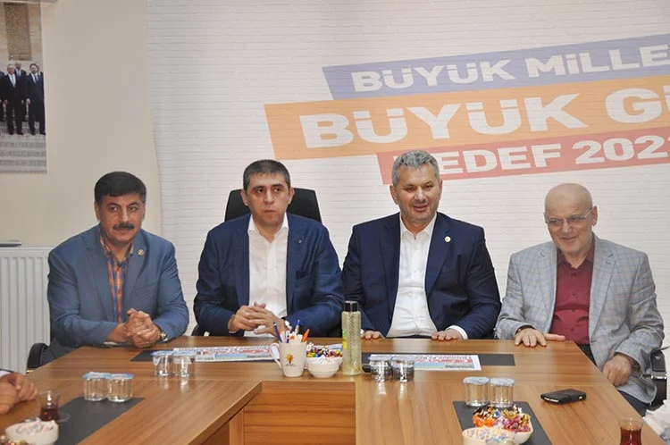 AK Partili Vekiller, gündemi Beykoz’da değerlendirdi 1 ak parti bayram 11 AowedV0VST
