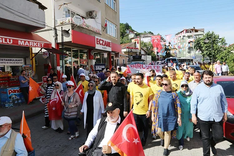 AK Parti Beykoz’da sevgi yürüyüşü yaptı 3 ak yuruyus beyk ue6FrCY3Bl