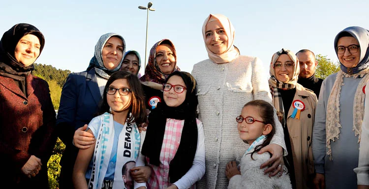 AK Kadınlar Gaye Zayıf ile devam edecek 5 akkadin5olaganbeykoz Jgsn6LKdmR