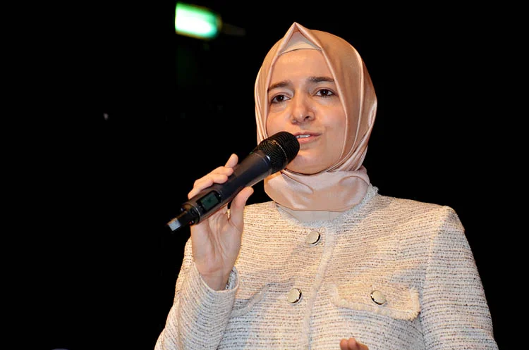 AK Kadınlar Gaye Zayıf ile devam edecek 1