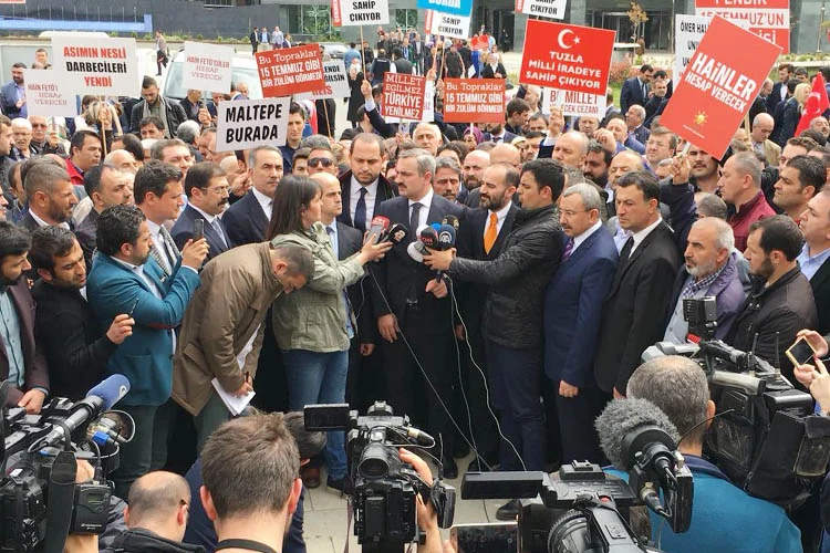 AK Parti mahkeme salonlarından çıkamıyor 1 akpartimahkemesalonlarindancikamiyo UCOJolCI J