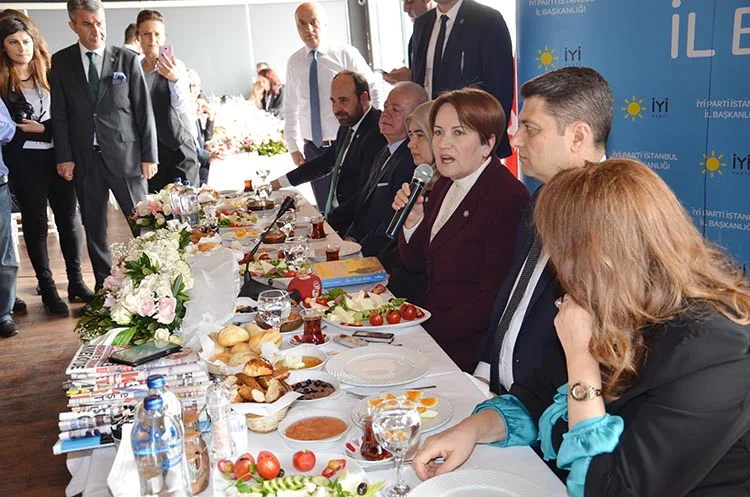 Meral Akşener, ‘Yerel basın en önemli görevi yapıyor’ 4 aksen yjEFrLF5lB
