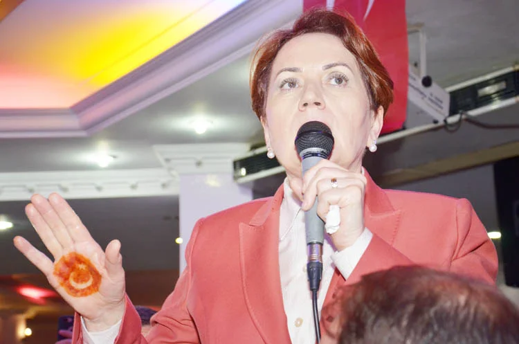 Meral Akşener, Beykoz'da salon mitingi yaptı 4 aksener bey sal 6 c OZDUApft