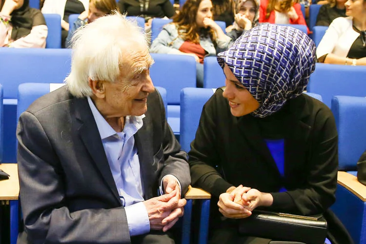 Esra Albayrak, Beykoz'da konferans verdi 1 albayrak medi kon 3WJkAKDLTP