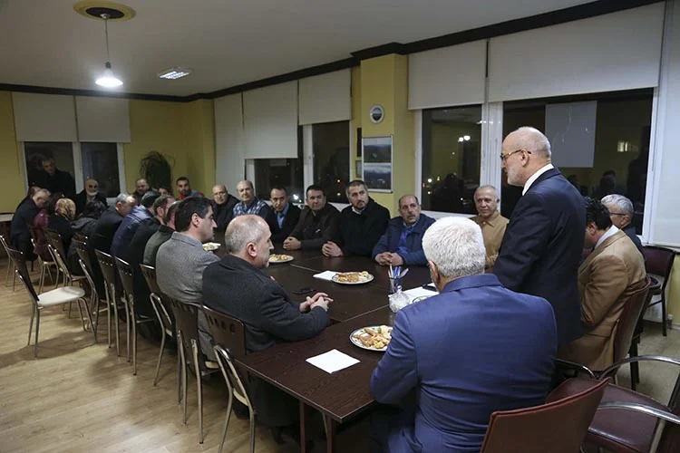 Çelikbilek her yerde referandumu anlatıyor 1 ana foto siv iTnPLI3j1q