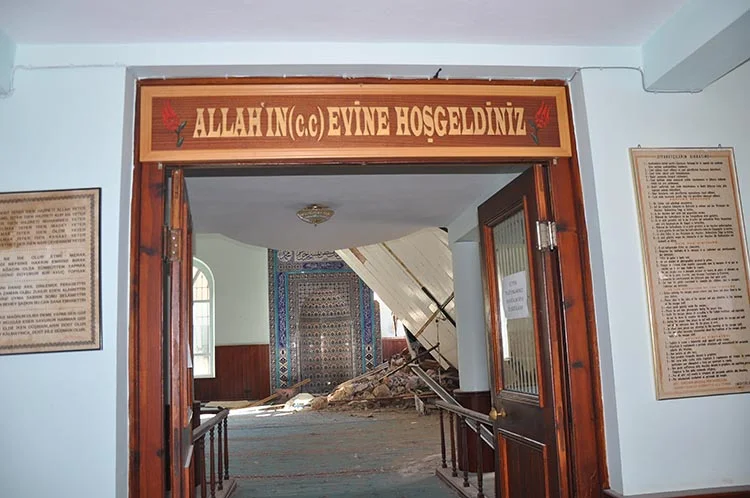 Beykoz'da yıkılan camiye dokunulamıyor 1 anadolukavagi cami 5 JoWfOP5FUo