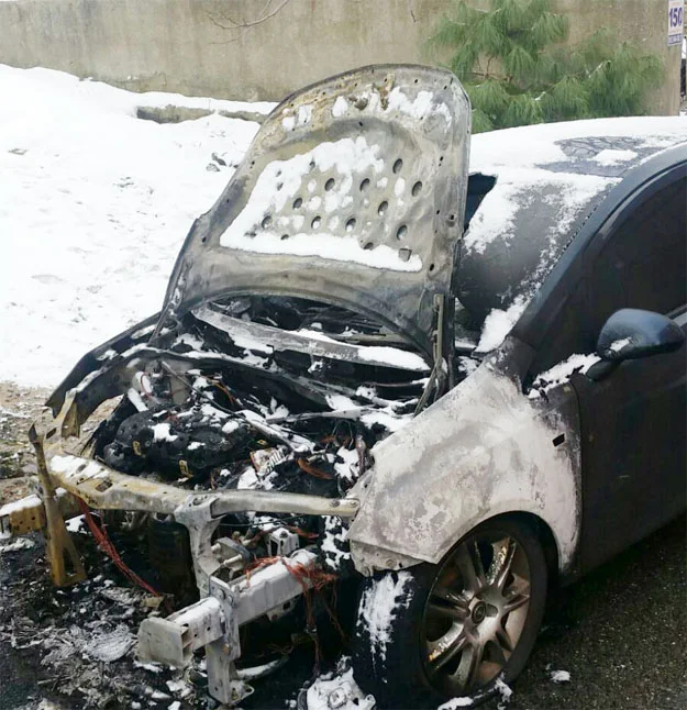 Beykoz Soğuksu Mahallesi'nde 4 araba kundaklandı 2