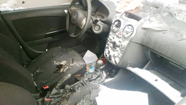 Beykoz Soğuksu Mahallesi'nde 4 araba kundaklandı 1 arac 2 8cXQwdWp9t