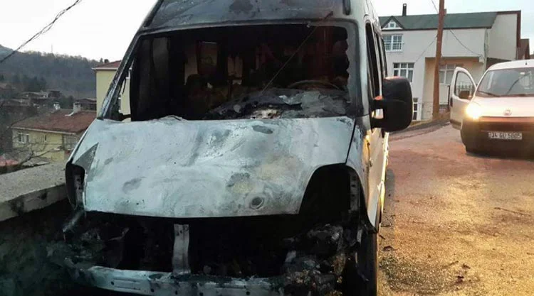 Beykoz Şahinkaya'da tehlikeli oyun 1 arac haber2 tedolMFSdc