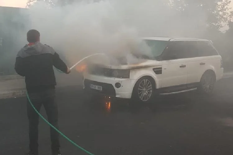 Beykoz Acarlar Mahallesi’nde araç yangını 3 arac yangin 4 3TesfUCvyq