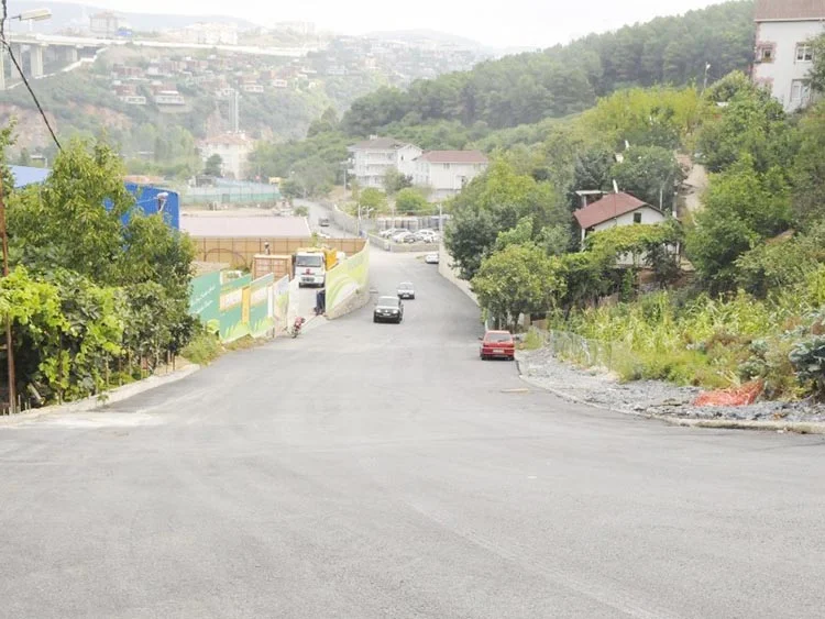 Beykoz’un yollarına 25 bin ton asfalt 1 asfalt beykoz 5 3 gHoJ9Qk