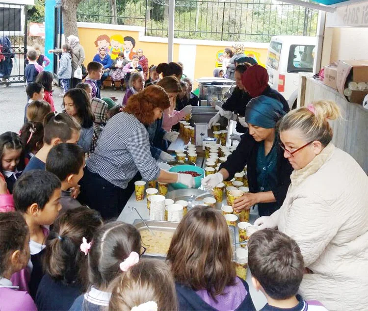 Beykoz Halide Edip İlkokulu’nda aşure şenliği 1 asure beyk fee Hv4mX7