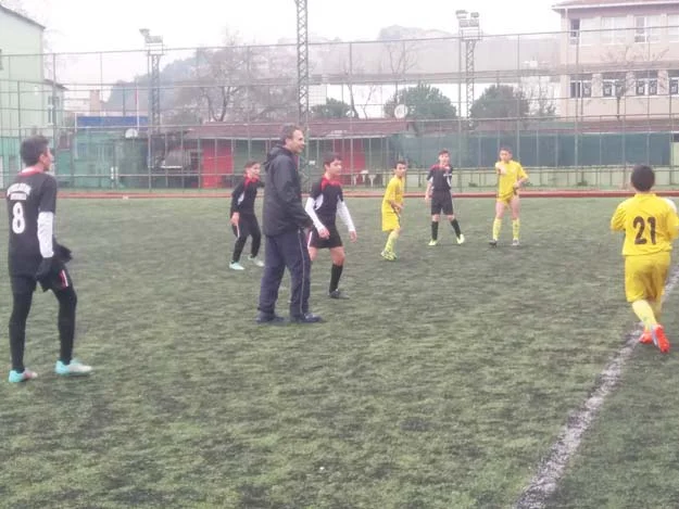 Atatürk Ortaokulu tek golle 2 ataturk oo galip L9giKUSG4w