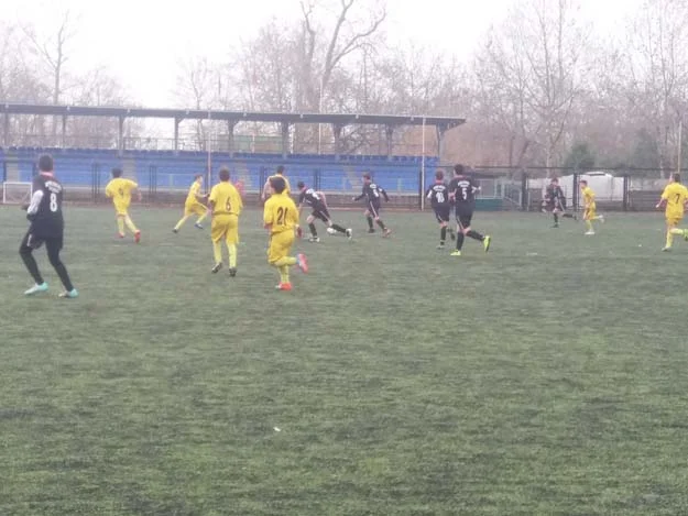 Atatürk Ortaokulu tek golle 3 ataturk oo galip VQVj6XJs2R