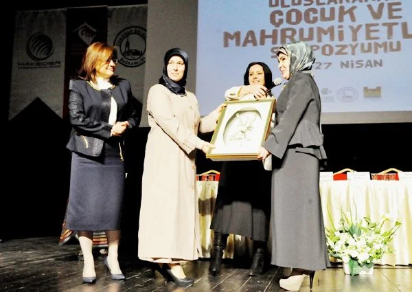 Başbakan eşinden Başkan eşine tebrik 1 ayse celikbil 8IXpSfDEvR