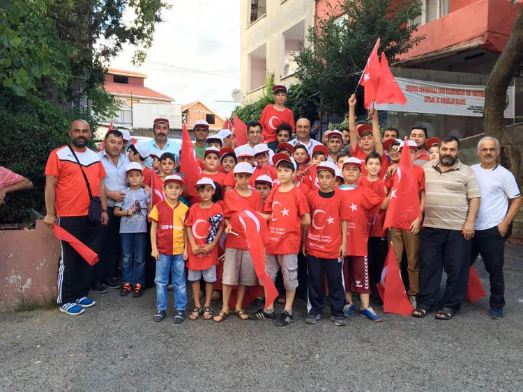 Beykoz kırmızı-beyaza boyandı 1