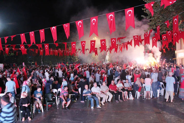 Egemen Bağış Beykoz’da FETÖ analizi yaptı 1 bagis beykoz feto ders 2 EL3OhvNKQV