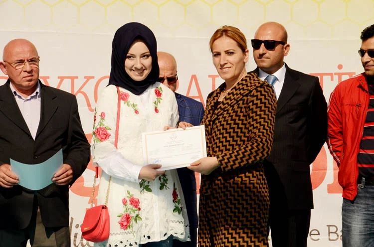 Beykoz'da bal üreticileri yarıştı 2 bal yaristi bey 11 Y LIdhKzHS