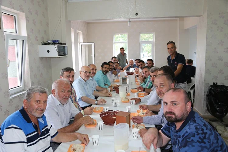 Başkan Çelikbilek bayramda köyleri ihmal etmedi 2 baskan koy 5 A8LGgRrkVO