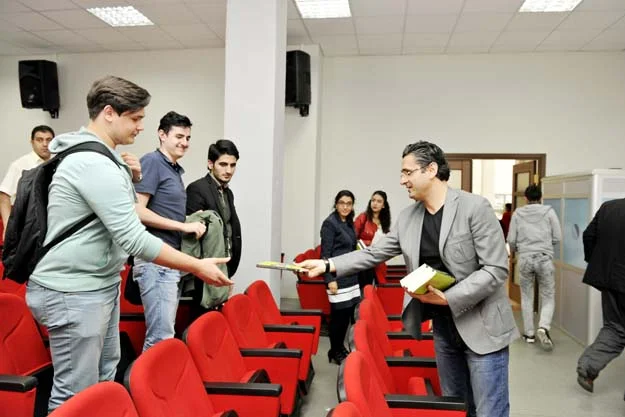 Kaşıtoğlu, üniversite gençliğine seksenleri anlattı 3 baskan marmara done WWyql U Jq