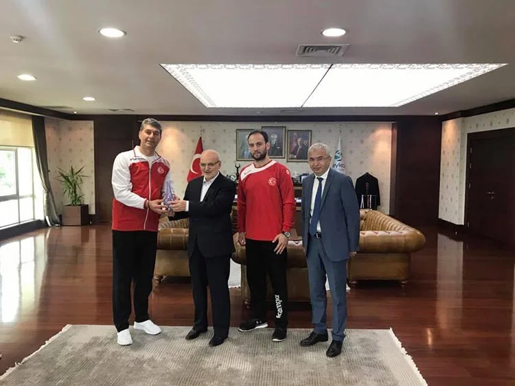 A Milli Hentbol Takımı’ndan Başkan’a ziyaret 1 baskan ziyar s1oraU4dYb