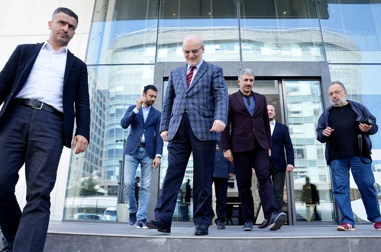 Başkan ruhsatları kendi eliyle teslim etti 1 baskanruhsatyerinde 11 zLgJCE6BrX