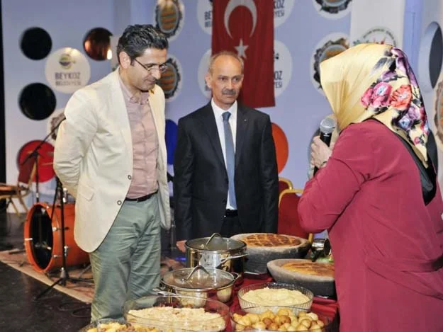 Yöre gecelerinde Gürcüler tam not aldı 2 batum gece yoreler201 ntUfQSMsGS