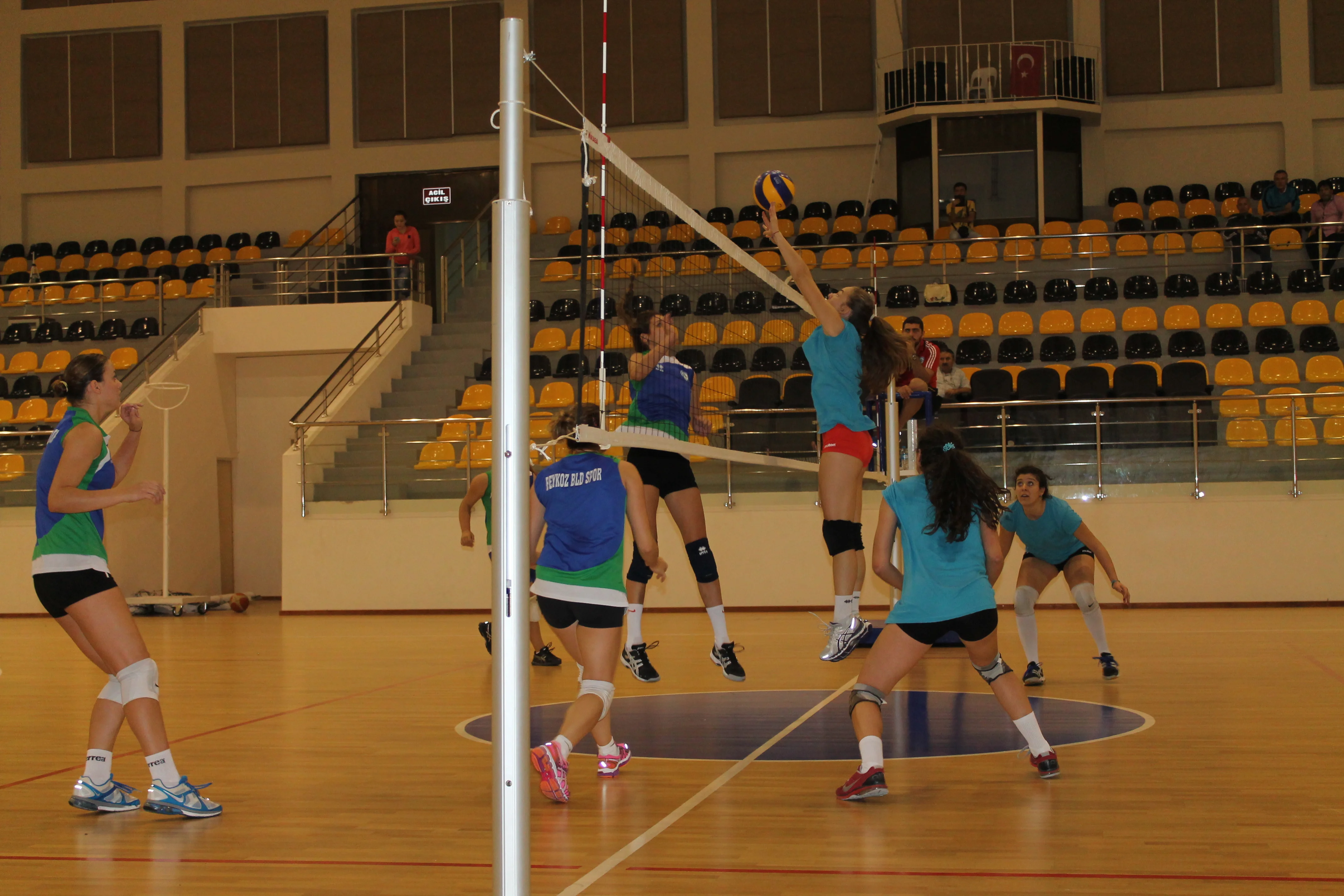 bayan vol OMgyXHnWuY