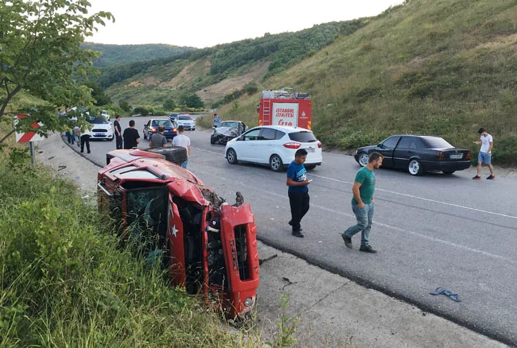 Beykoz Riva'da feci kaza: 5 yaralı 1 bayra kaz D8kHR2q2lJ