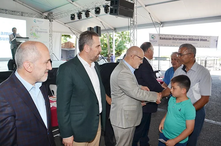 Beykoz Belediyesi’nde bayramlaşma 6 bayram beyk 9X6B3289H