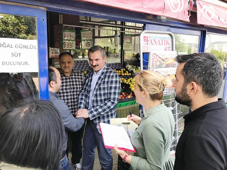AK Parti İl Başkanı Beykoz’da üye taraması yaptı 2 bayram senocak 5 C IWGp33Tn