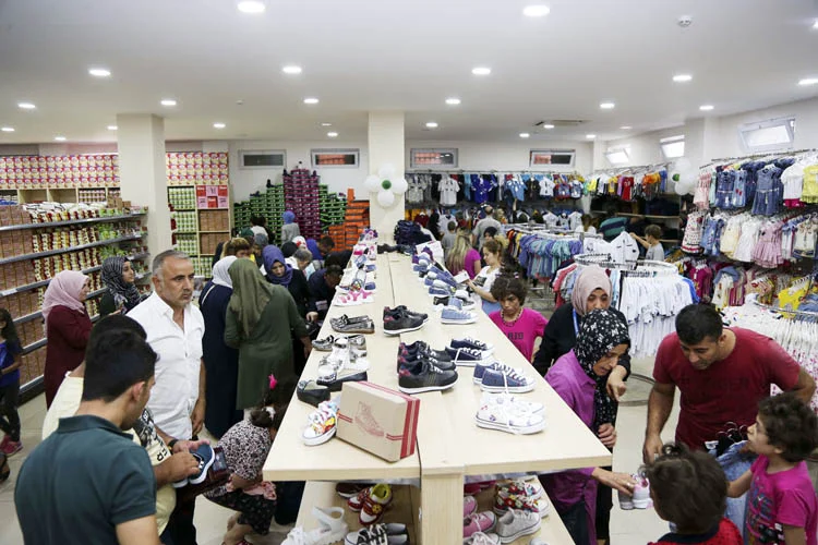 Beykoz'da, Şehit ve Gazi çocuklarına bayramlık sevinci 1 bayramlik elbise kurba jALmvOzyyL