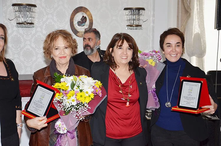 BEDES, Meşale Annelerine sertifika dağıttı 1 bed wCWYYsWwB4