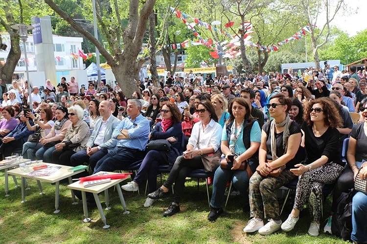 BEDES’ten 6. Edebiyat Günlerine çıkarma 3 bedes sariy IGLdw2TwRe