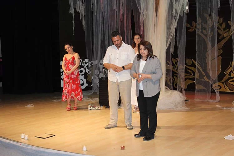 BEDES öğretmeye devam ediyor… 3 bedes tiyat fhns9a2Jvi