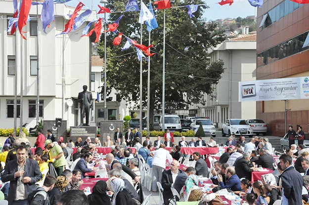Hep birlikte oradaydılar!... 4 bel bayram 201 s 5soMqOXv